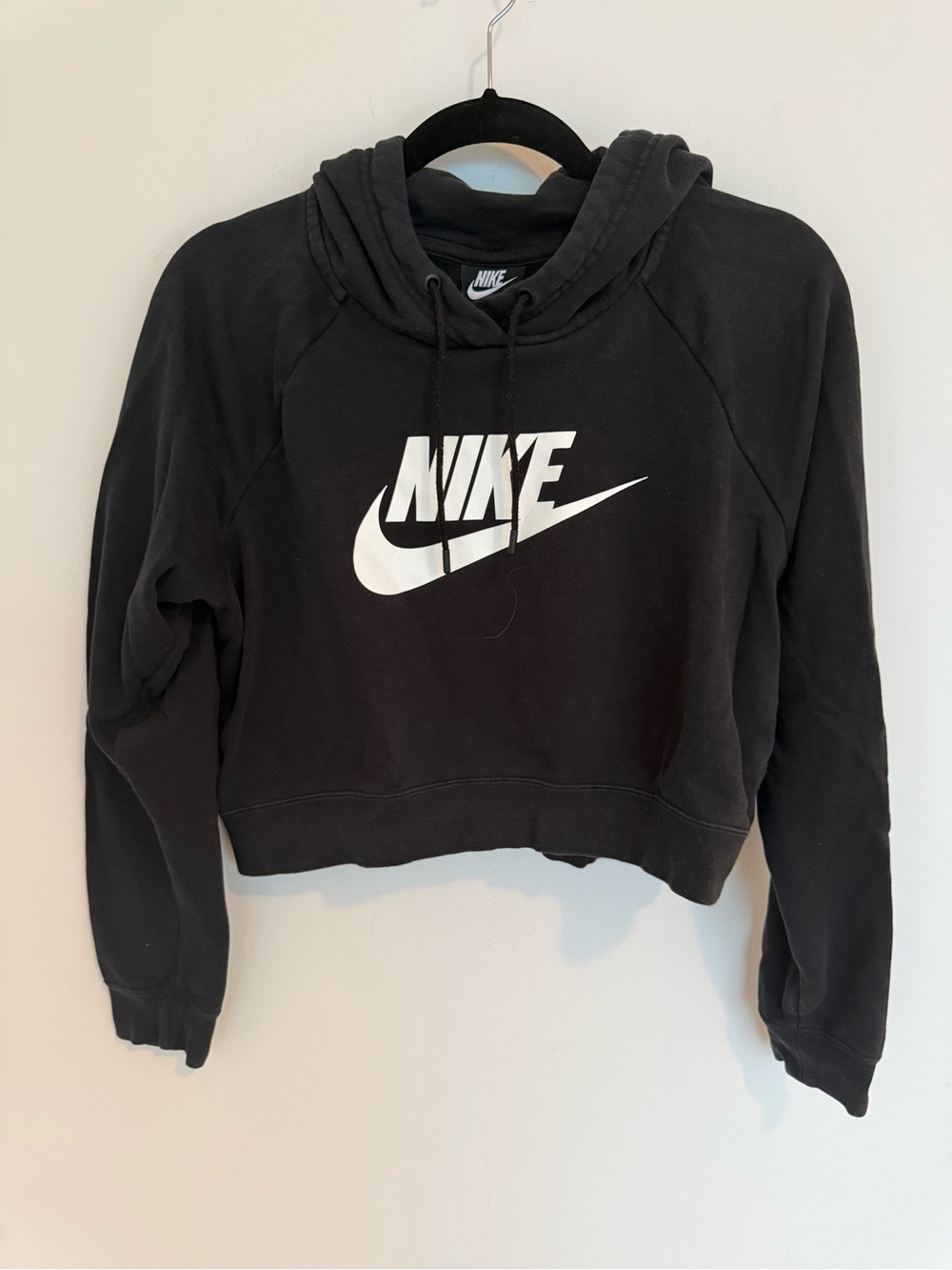 Nike Sportswear Women’s Essential Cropped Hoodie Size M - Picture 2 of 5